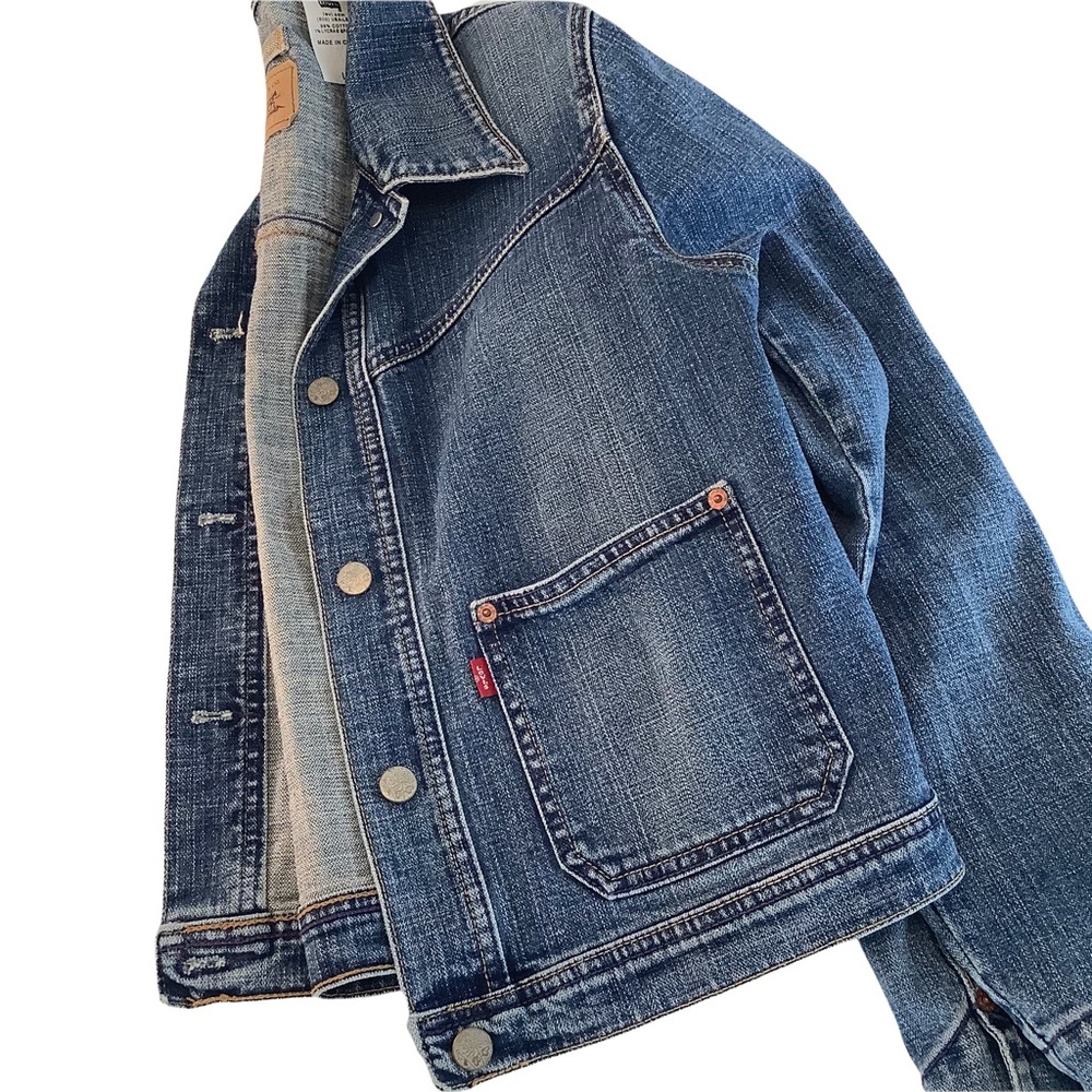 Women's Levis Jeans Jacket Red Tab L Large Butterfly Silhouette on back LC10